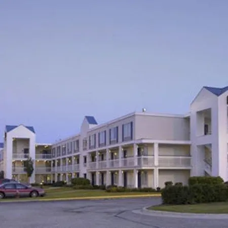 Howard Johnson Inn Cleveland Airport